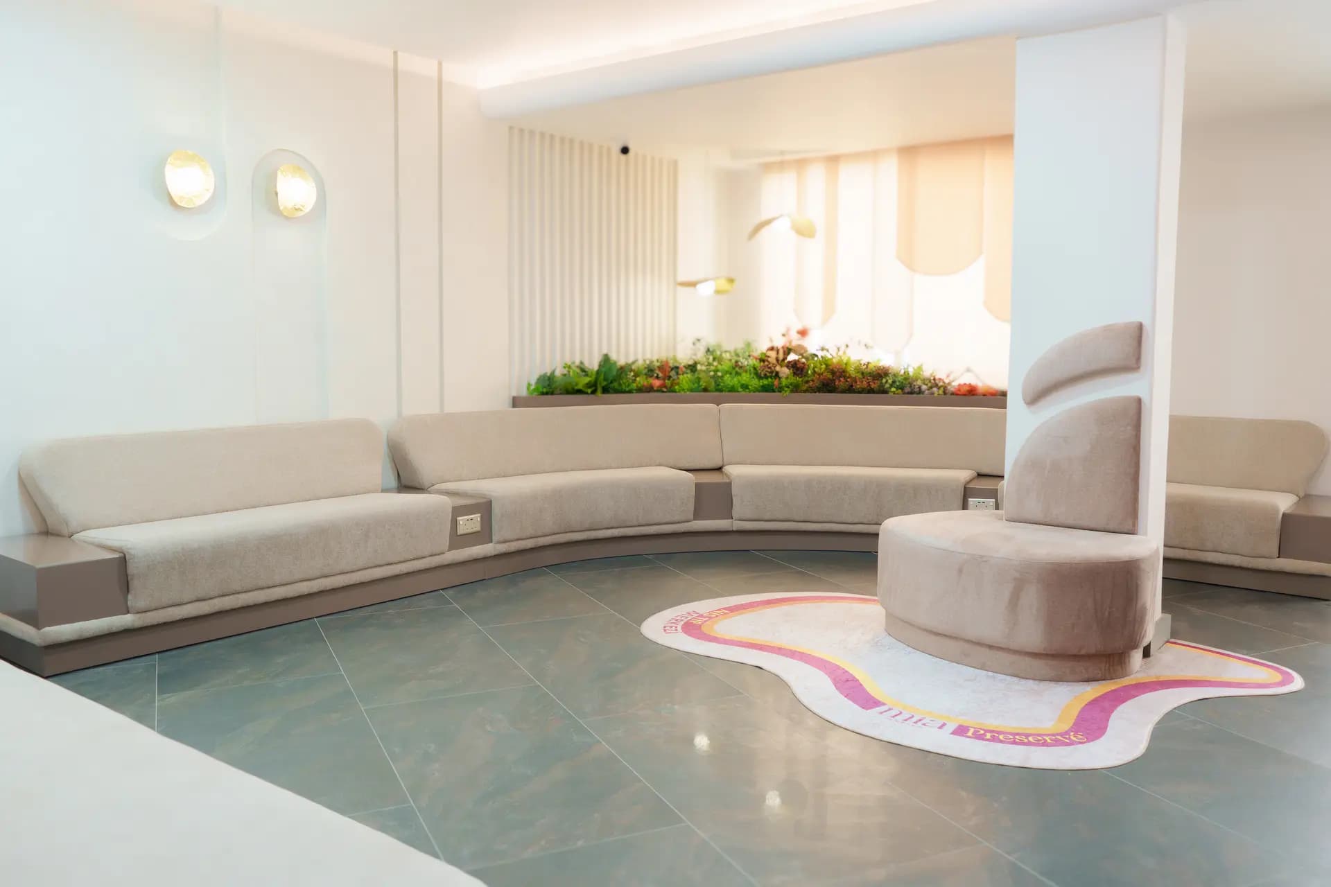 Nis Clinic bekleme salonu