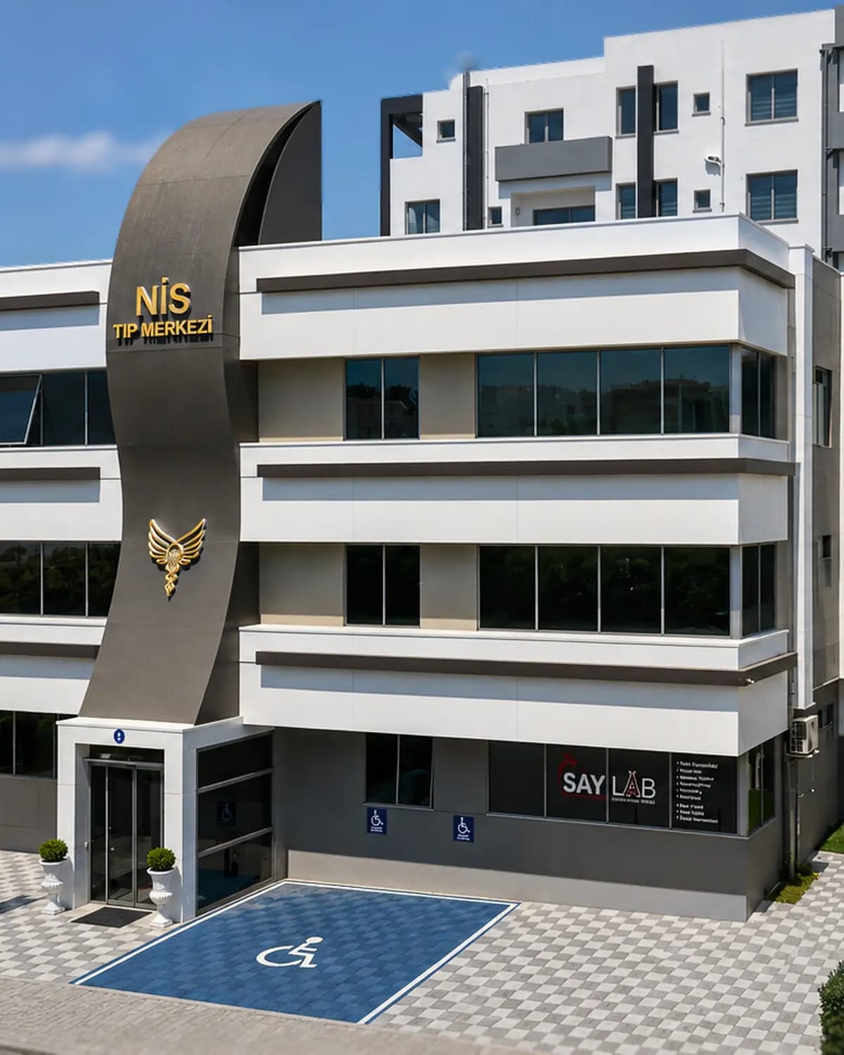 Nis Clinic ana merkez binası — Lefkoşa Gönyeli