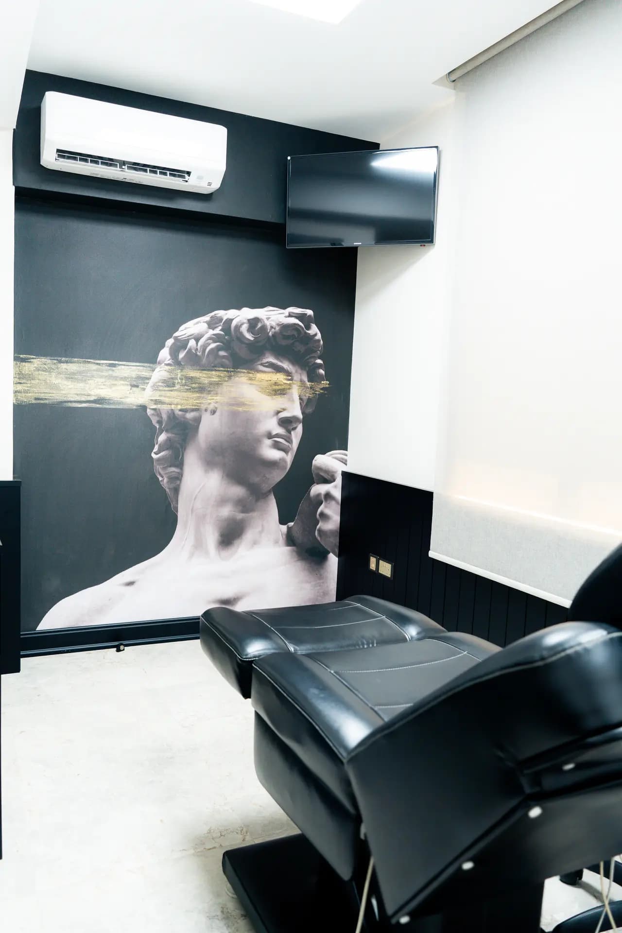 Nis Clinic estetik uygulama koltuğu